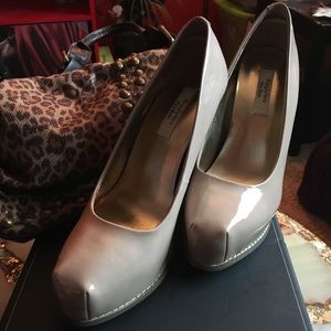Simply Vera taupe shoes SZ 7! Super Cute and Sexy